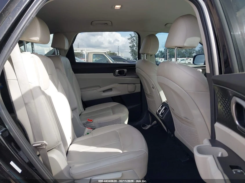 Kia Sorento 1.6l Hybrid Ex, снимка 8 - Автомобили и джипове - 54860624