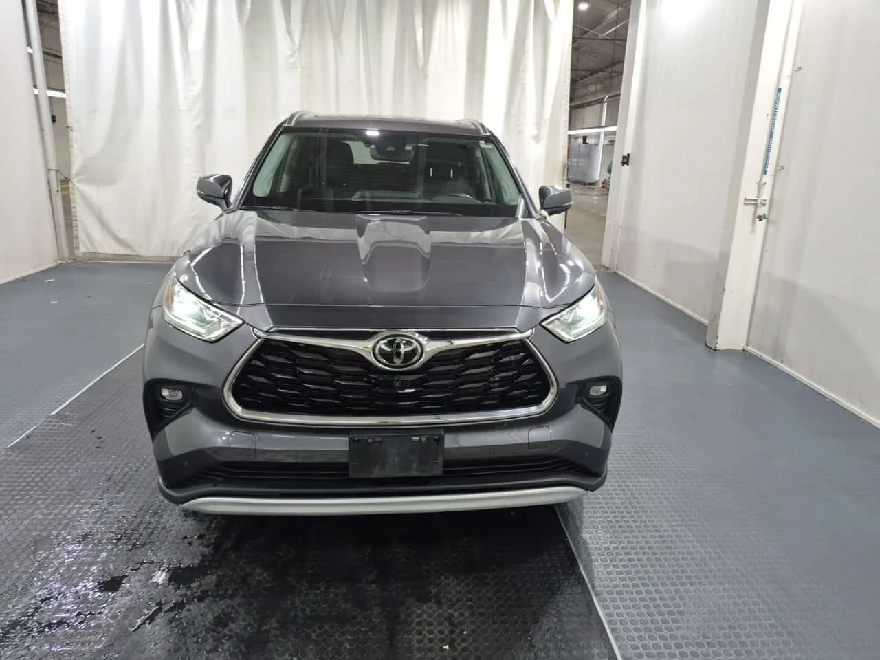 Toyota Highlander LIMITED| HUD| 360CAM| PANO| ОБДУХ| 4 КЛЮЧА| , снимка 2 - Автомобили и джипове - 55233157
