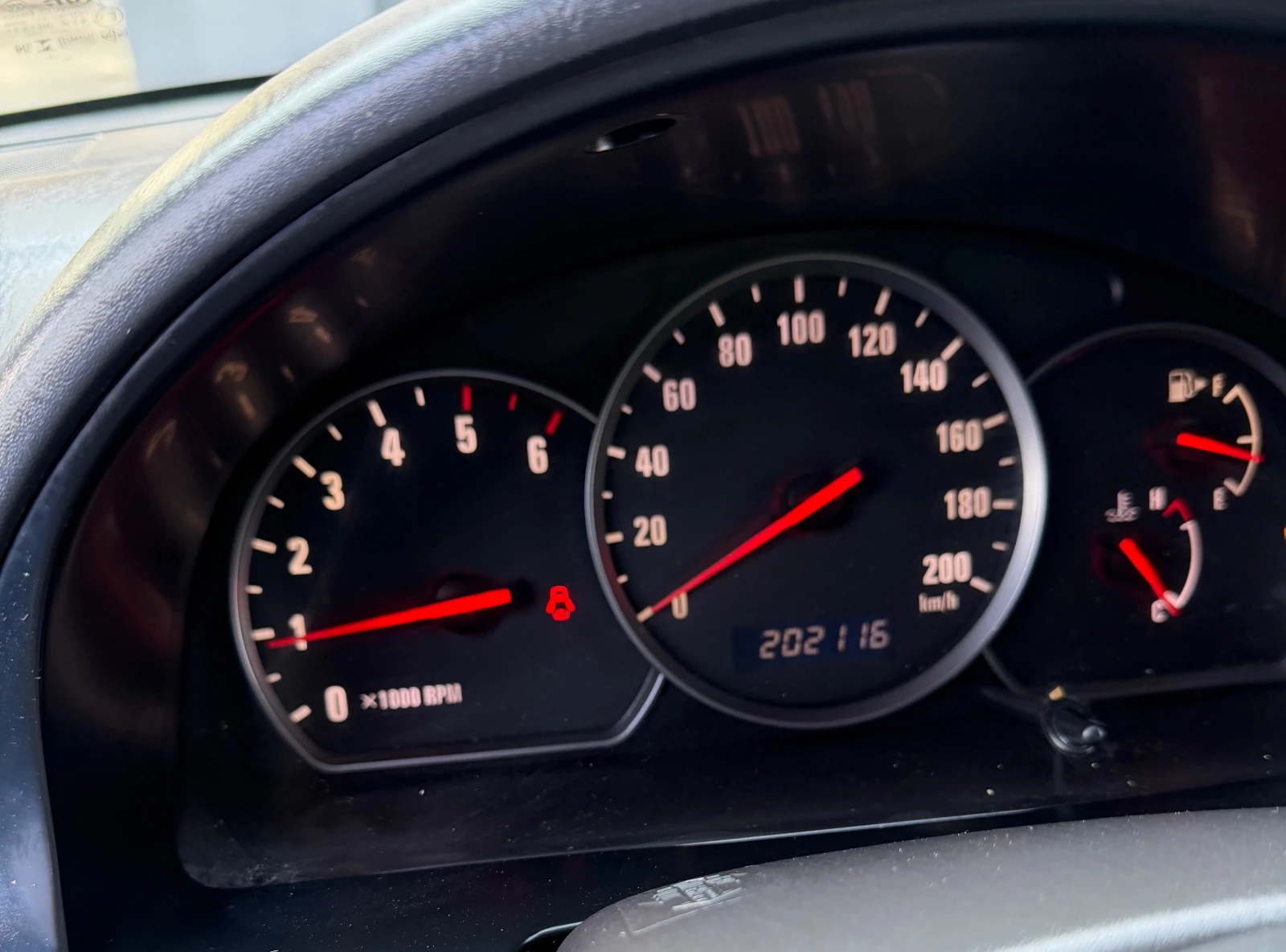 Suzuki Grand vitara 2.0 HDI, снимка 13 - Автомобили и джипове - 55699112