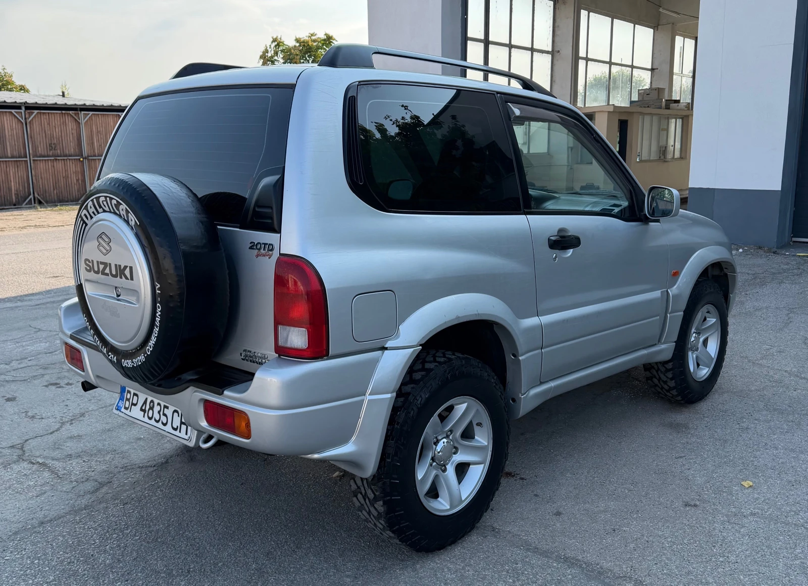 Suzuki Grand vitara 2.0 HDI, снимка 4 - Автомобили и джипове - 55699112
