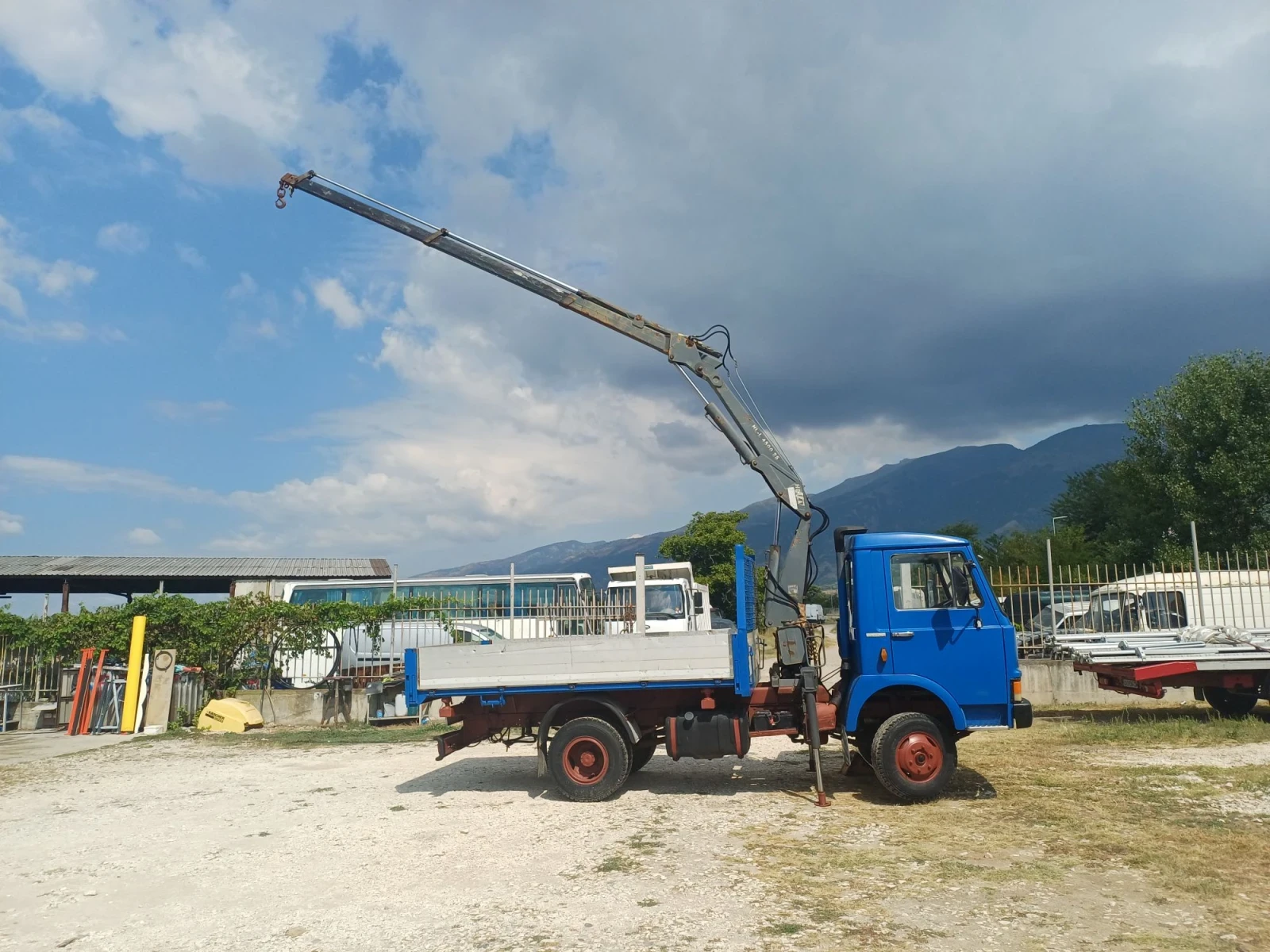 Iveco 6510 Самосвал с Кран, снимка 7 - Камиони - 55540350