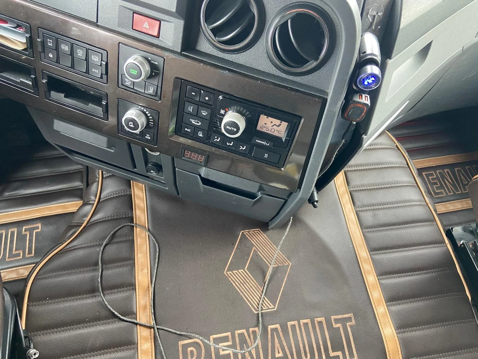 Renault T, снимка 11 - Камиони - 56727085
