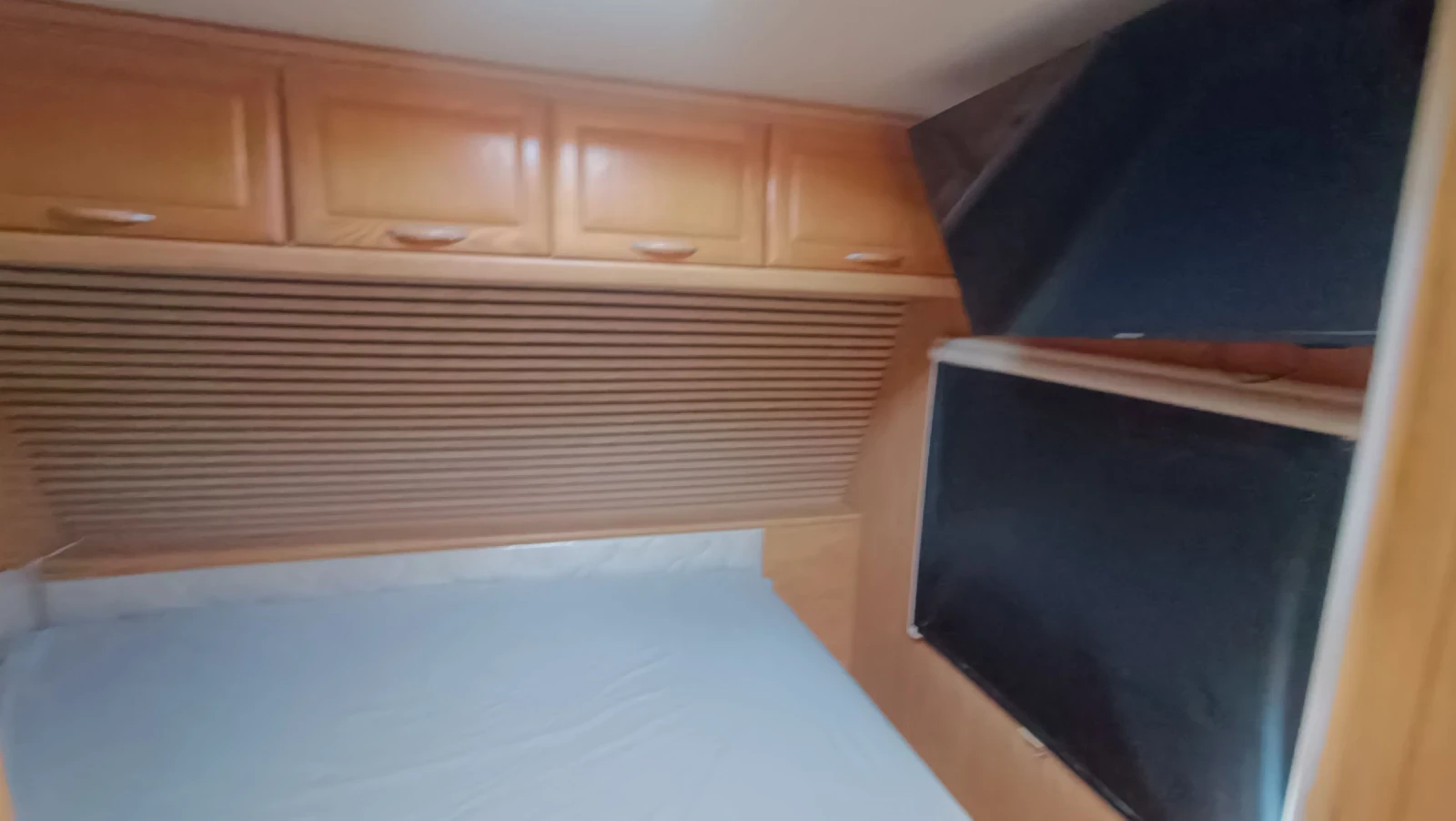 Каравана Caravelair Elegante 595, снимка 13 - Каравани и кемпери - 55650581