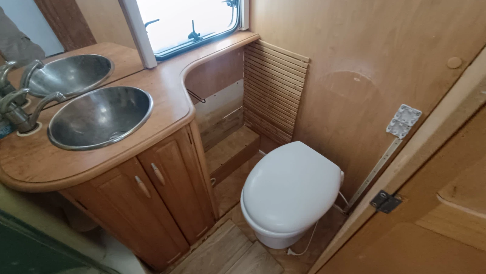 Каравана Caravelair Elegante 595, снимка 10 - Каравани и кемпери - 55650581