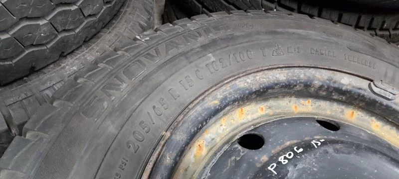 Гуми Зимни 205/65R15, снимка 6 - Гуми и джанти - 31998539