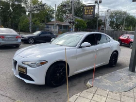 Alfa Romeo Giulia * 4dr Sdn AWD * CARFAX * ЦЕНА ДО БГ, снимка 2