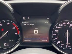 Alfa Romeo Giulia * 4dr Sdn AWD * CARFAX * ЦЕНА ДО БГ, снимка 6
