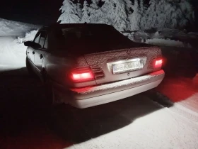 Mercedes-Benz E 250, снимка 2