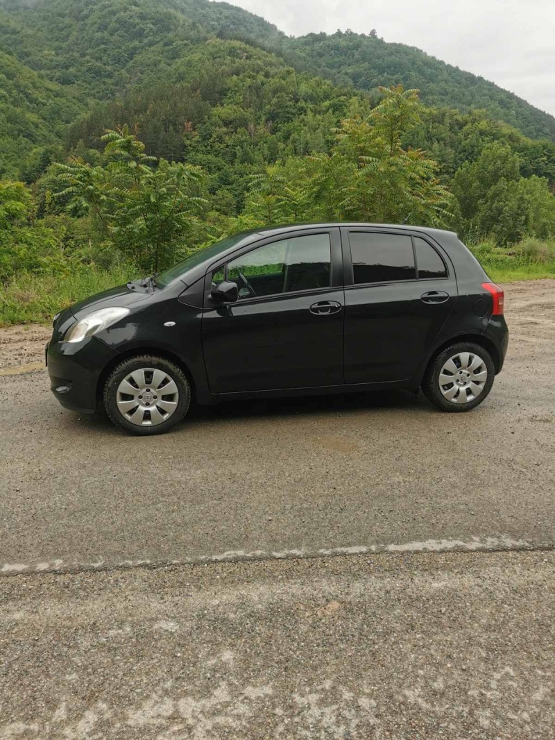 Toyota Yaris, снимка 2 - Автомобили и джипове - 45809441