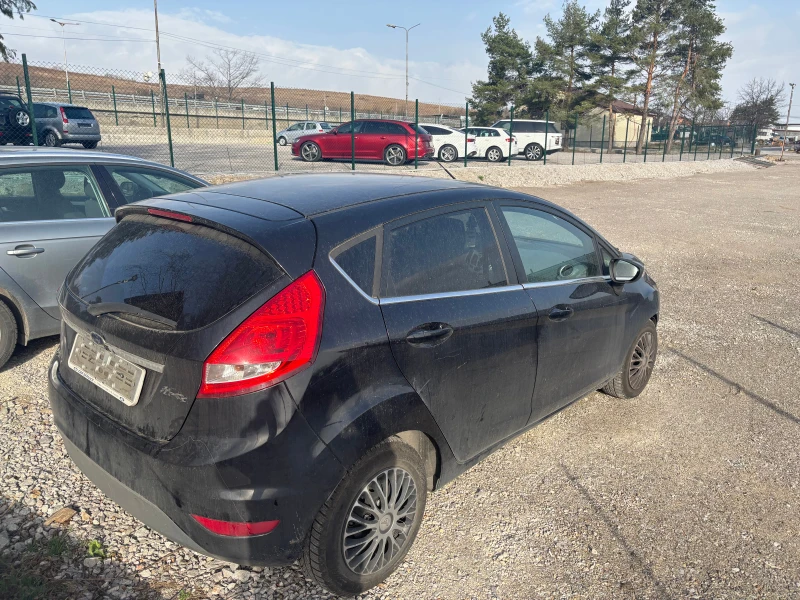 Ford Fiesta 1, 2 бензин, снимка 3 - Автомобили и джипове - 49582483