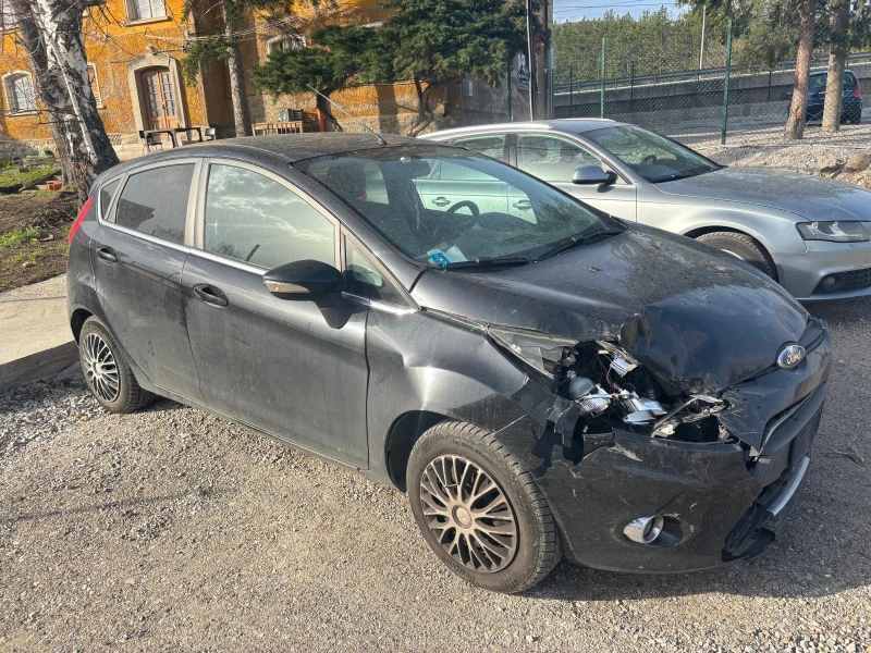 Ford Fiesta 1, 2 бензин, снимка 5 - Автомобили и джипове - 49582483