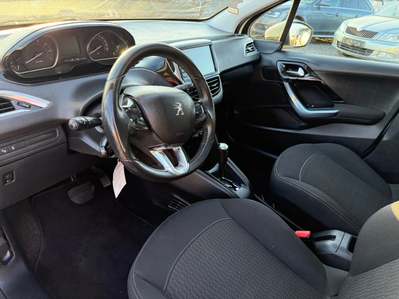 Peugeot 208 1.6 ШВЕЙЦАРИЯ АВТОМАТИК, снимка 12 - Автомобили и джипове - 49588873