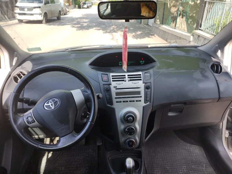 Toyota Yaris 1, 4 D4D  , снимка 10 - Автомобили и джипове - 50525690