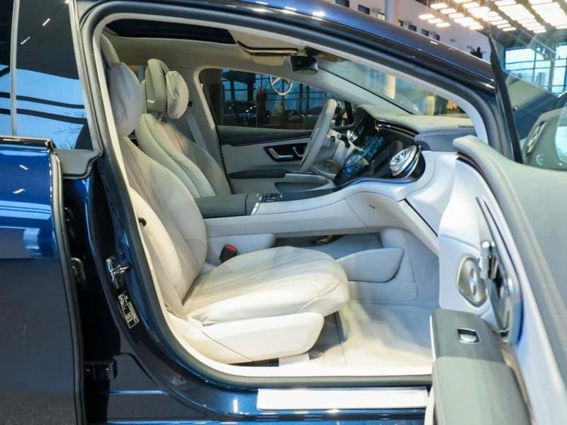 Mercedes-Benz EQS 580/ AMG/ 4-MATIC/ HYPERSCREEN/ PANO/ BURM/ NIGHT/, снимка 13 - Автомобили и джипове - 50894442
