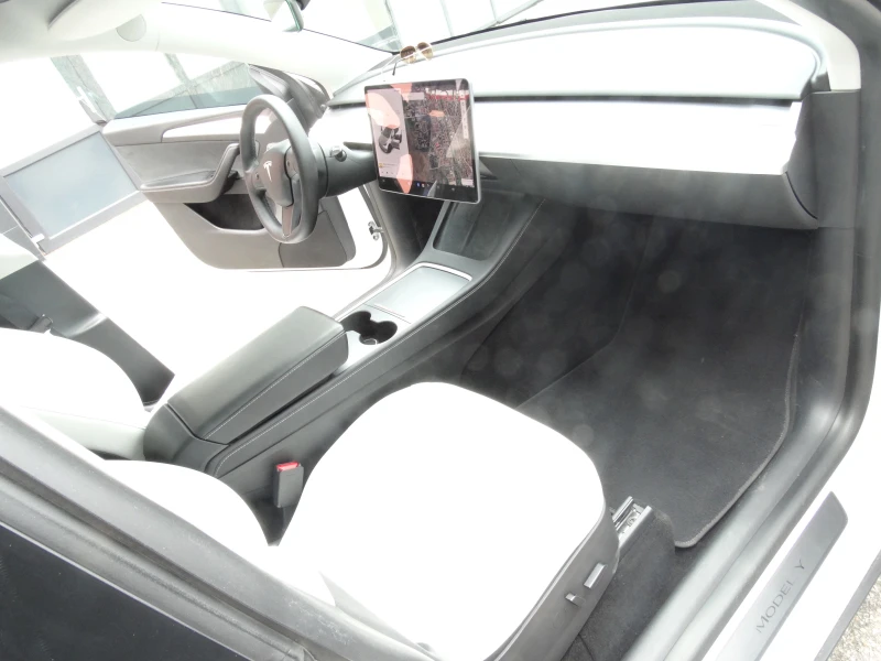 Tesla Model Y DUAL MOTOR 4X4, снимка 13 - Автомобили и джипове - 51274719