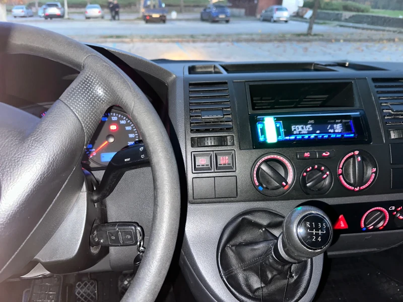 VW Multivan, снимка 17 - Автомобили и джипове - 52564482