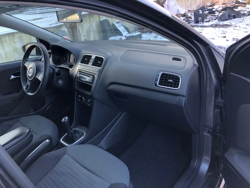 VW Polo, снимка 14 - Автомобили и джипове - 53248673