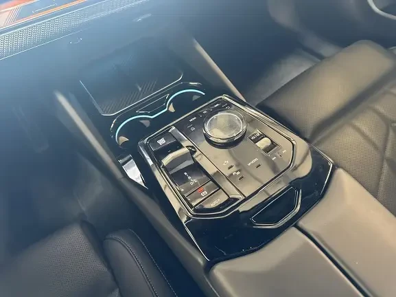 BMW 530 e = M-Sport = Гаранция, снимка 7 - Автомобили и джипове - 54855349