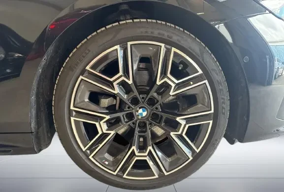 BMW 530 e = M-Sport = Гаранция, снимка 4 - Автомобили и джипове - 54855349