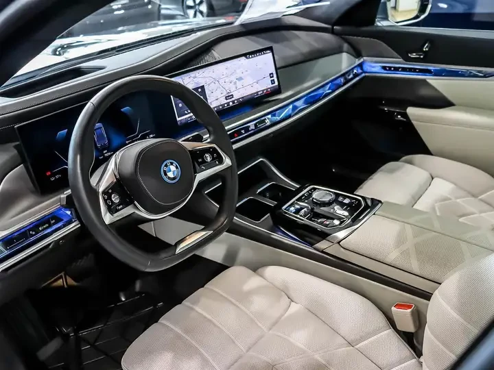 BMW i7 xDrive60 , снимка 8 - Автомобили и джипове - 55095173