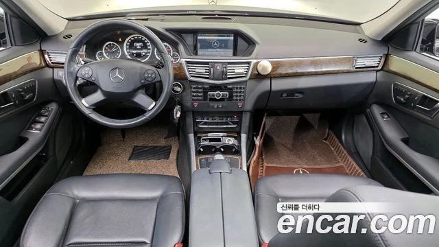 Mercedes-Benz E 200, снимка 7 - Автомобили и джипове - 56077571