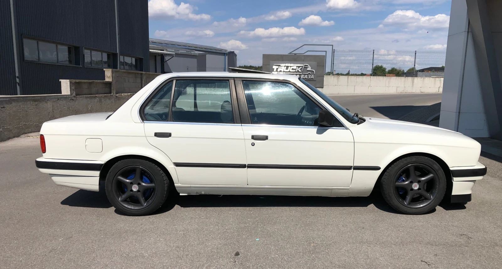 BMW 324 E30 - изображение 2