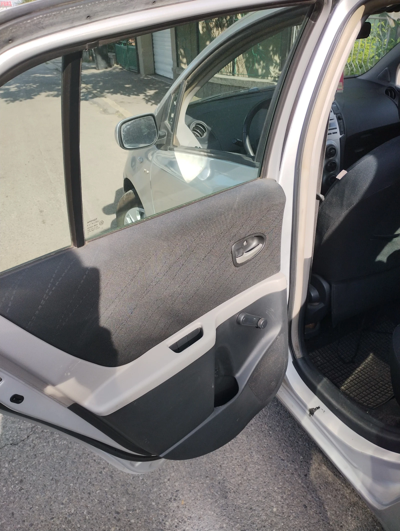 Toyota Yaris 1, 4 D4D - изображение 5