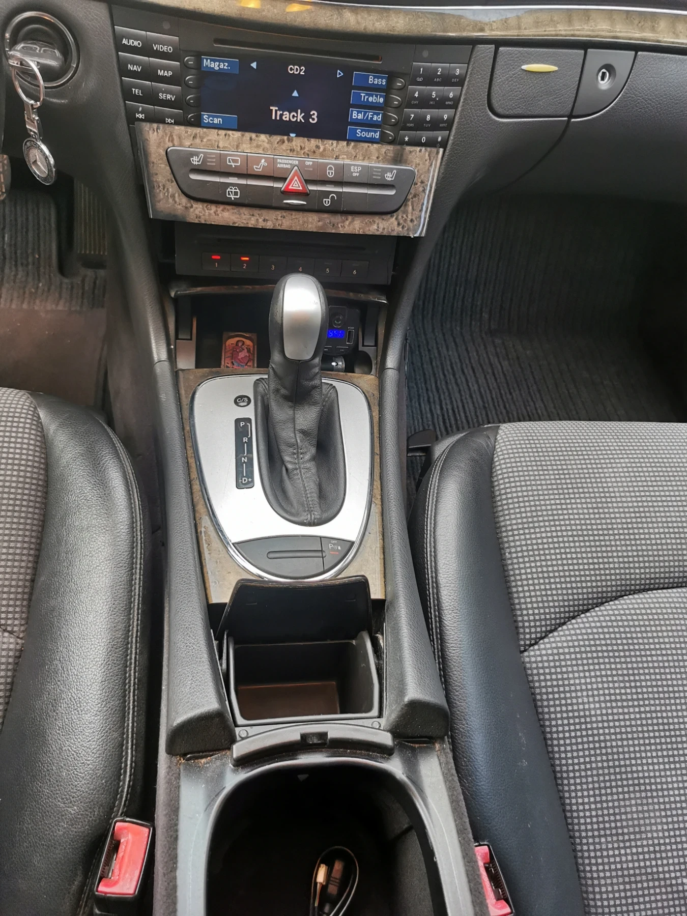 Mercedes-Benz E 320  - изображение 8