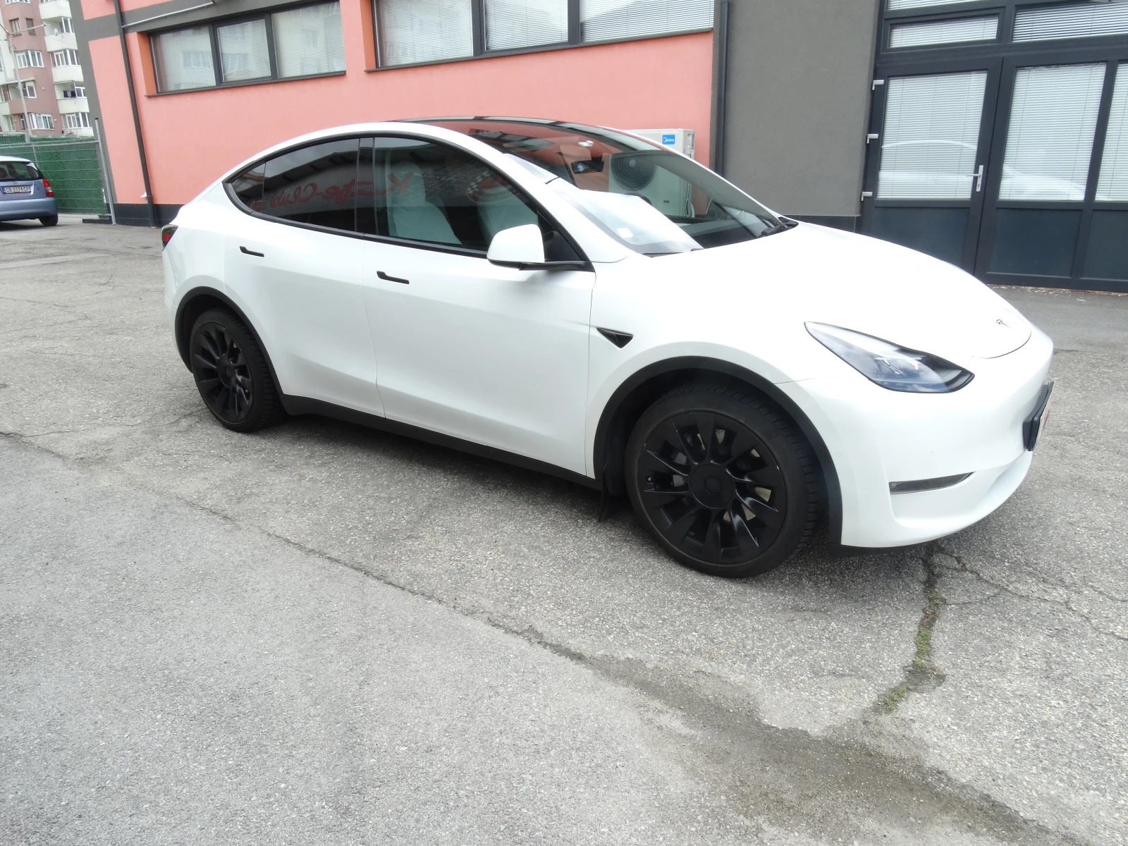 Tesla Model Y DUAL MOTOR 4X4 - изображение 3