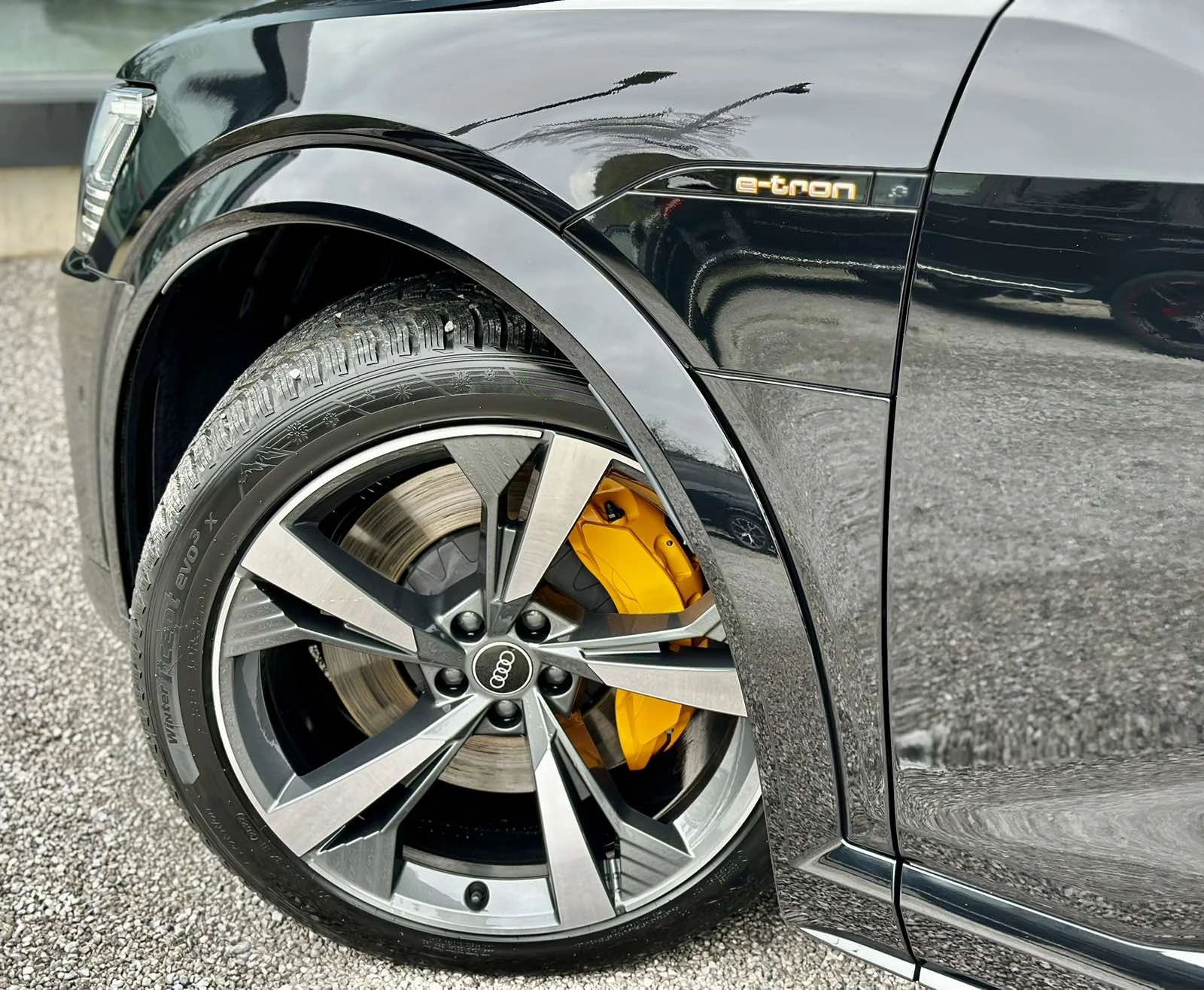 Audi E-Tron  S-LINE Sportback  - изображение 5