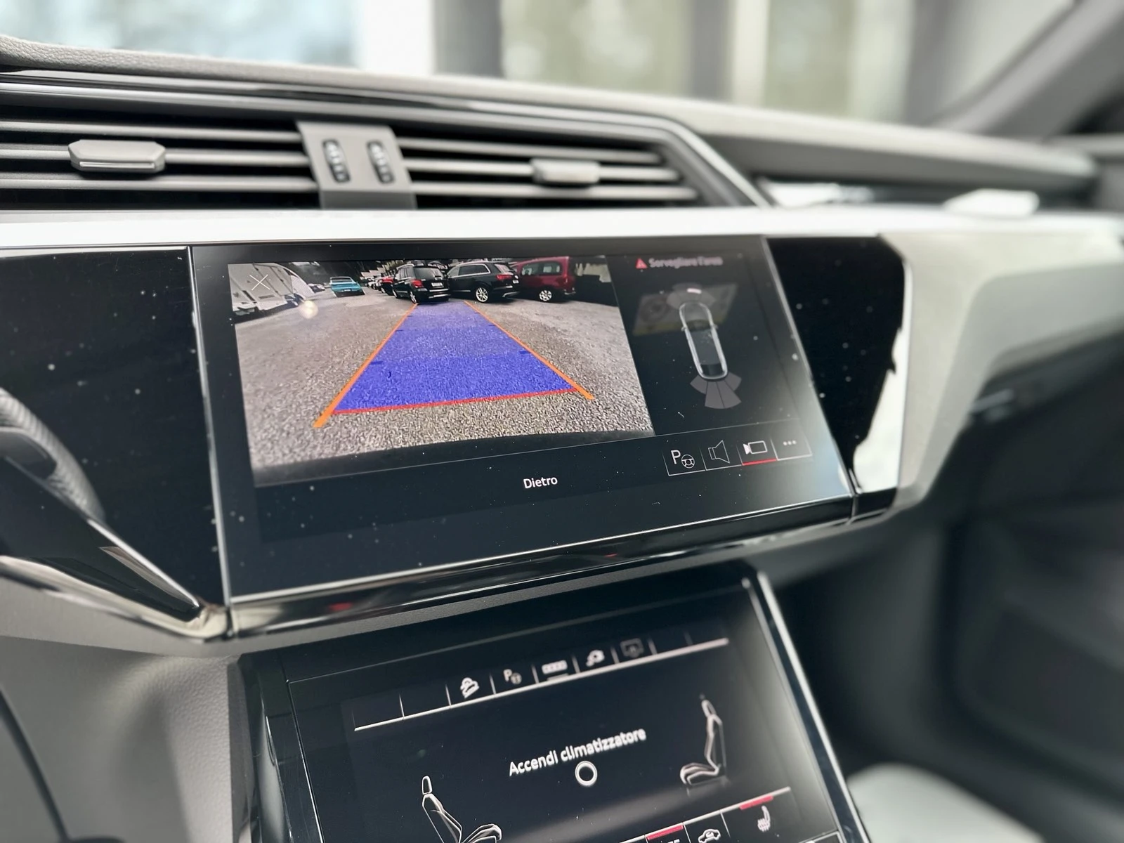 Audi E-Tron  S-LINE Sportback  - изображение 9