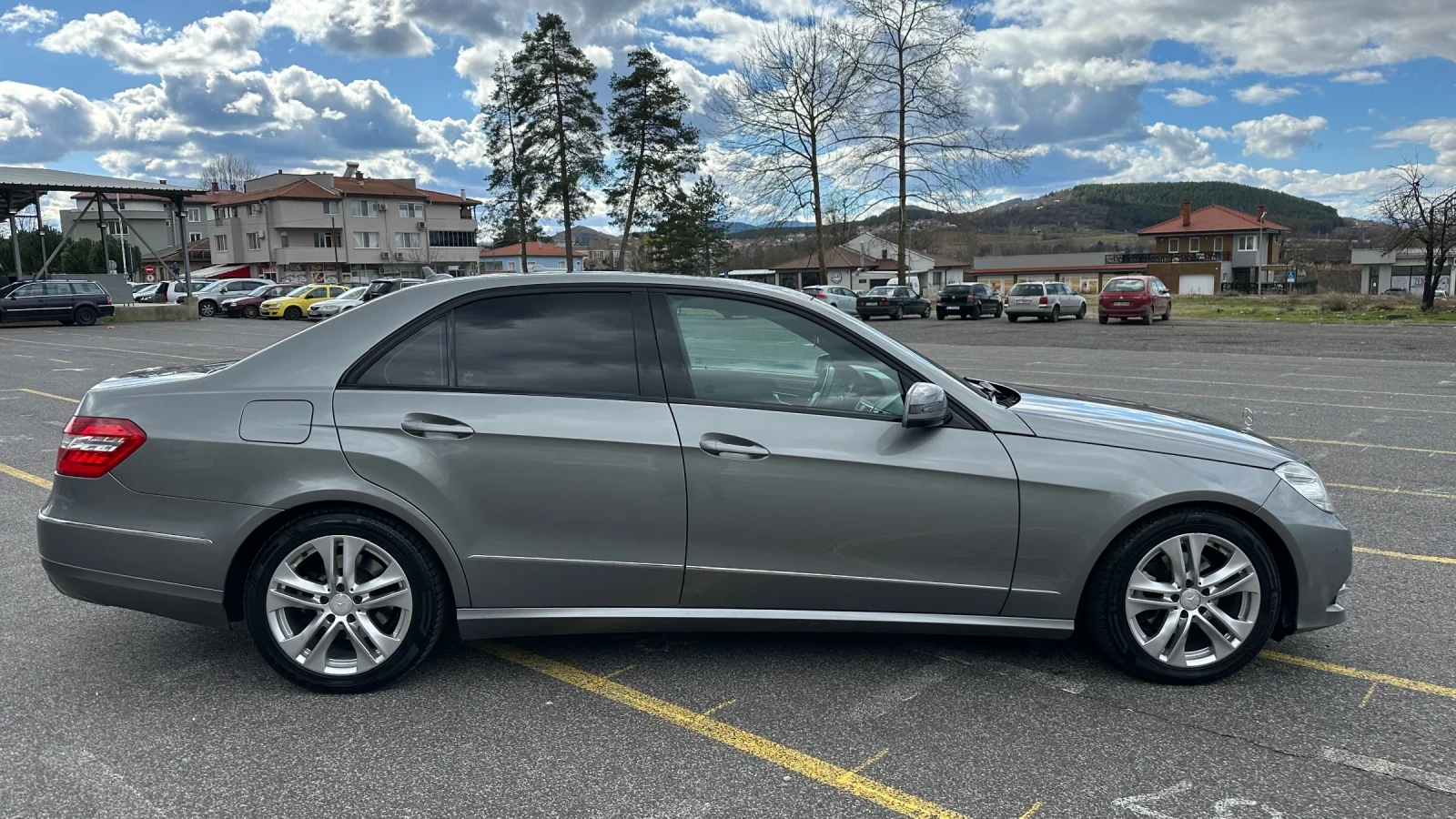 Mercedes-Benz E 200  - изображение 4