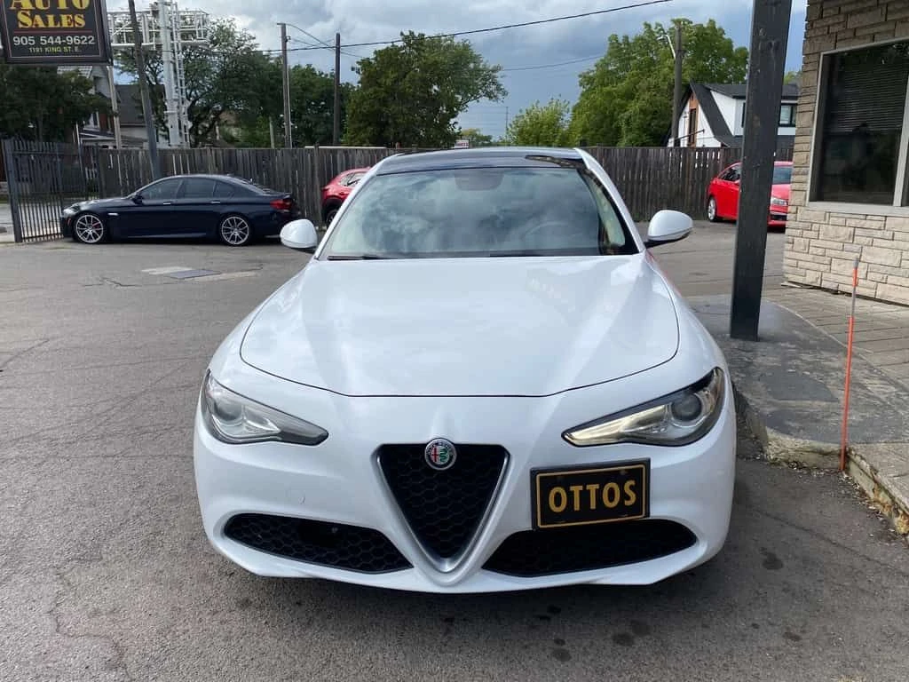 Alfa Romeo Giulia * 4dr Sdn AWD * CARFAX * ЦЕНА ДО БГ - изображение 3