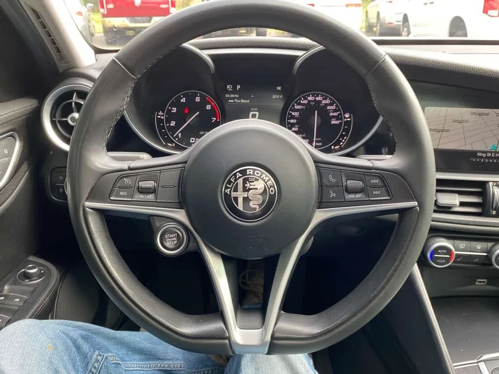 Alfa Romeo Giulia * 4dr Sdn AWD * CARFAX * ЦЕНА ДО БГ - изображение 7