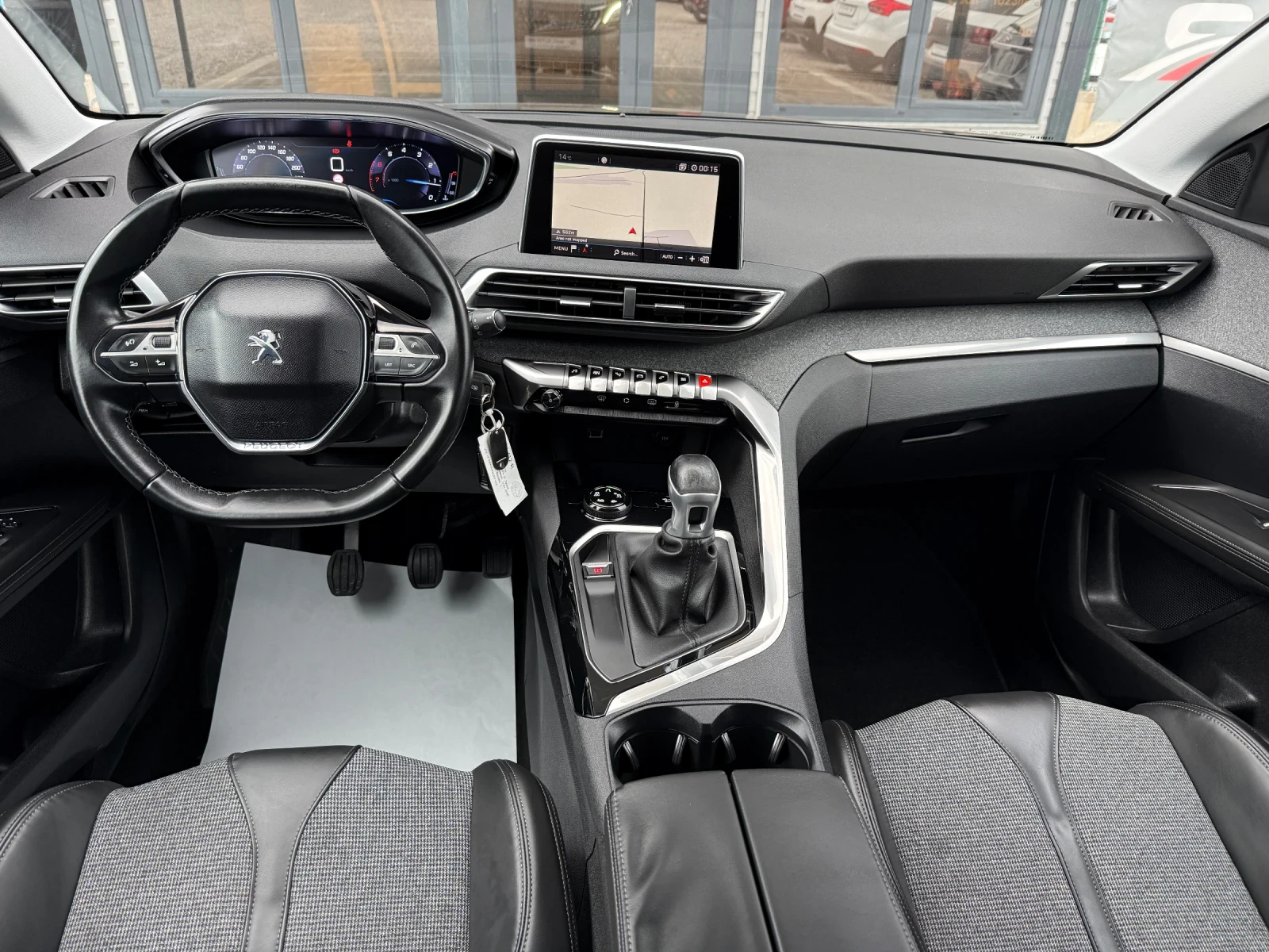 Peugeot 3008 1.2 БЕНЗИН, СЕРВИЗНА ИСТОРИЯ!, снимка 7 - Автомобили и джипове - 54032670