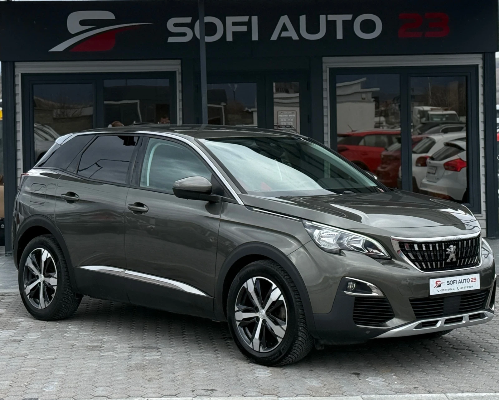 Peugeot 3008 1.2 БЕНЗИН, СЕРВИЗНА ИСТОРИЯ!, снимка 2 - Автомобили и джипове - 54032670