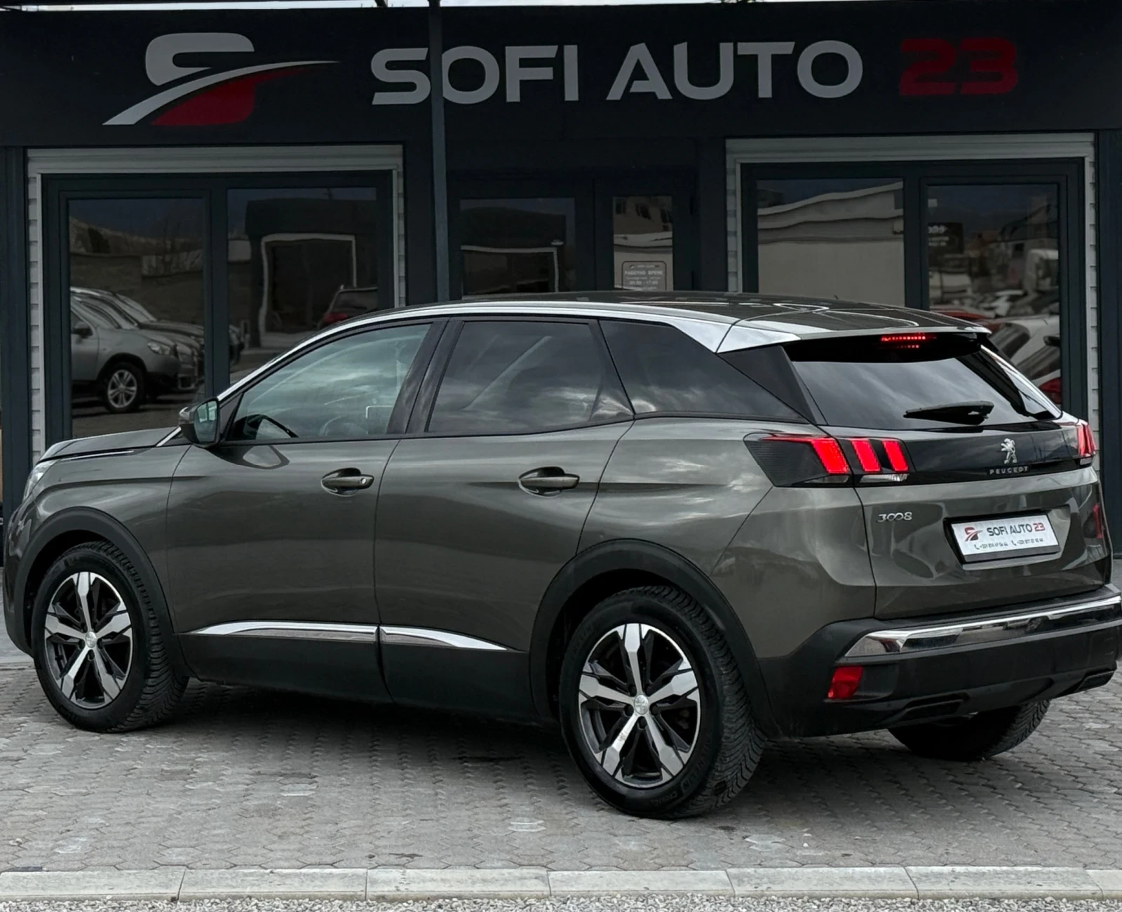 Peugeot 3008 1.2 БЕНЗИН, СЕРВИЗНА ИСТОРИЯ!, снимка 3 - Автомобили и джипове - 54032670