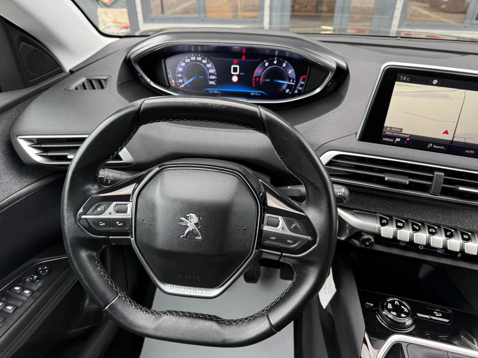 Peugeot 3008 1.2 БЕНЗИН, СЕРВИЗНА ИСТОРИЯ!, снимка 8 - Автомобили и джипове - 54032670