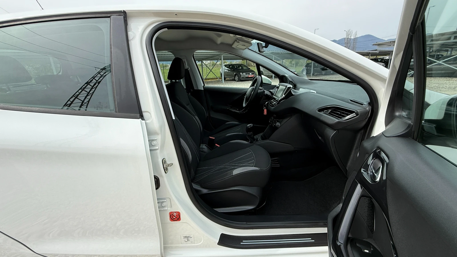 Peugeot 208 1.4HDI-68кс/EURO 5B/НОВ ВНОС ОТ ИТАЛИЯ, снимка 13 - Автомобили и джипове - 54178884