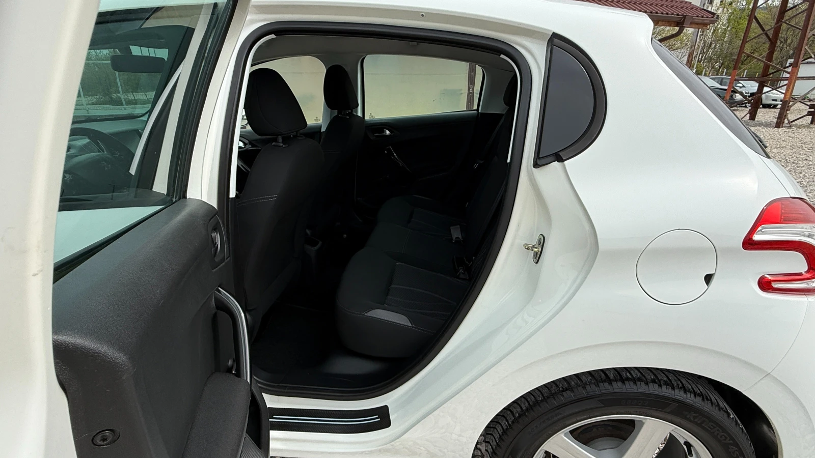 Peugeot 208 1.4HDI-68кс/EURO 5B/НОВ ВНОС ОТ ИТАЛИЯ, снимка 17 - Автомобили и джипове - 54178884