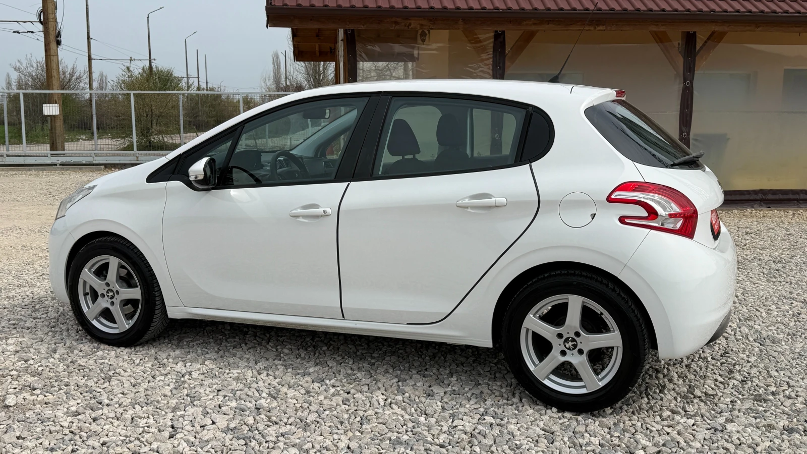 Peugeot 208 1.4HDI-68кс/EURO 5B/НОВ ВНОС ОТ ИТАЛИЯ, снимка 6 - Автомобили и джипове - 54178884