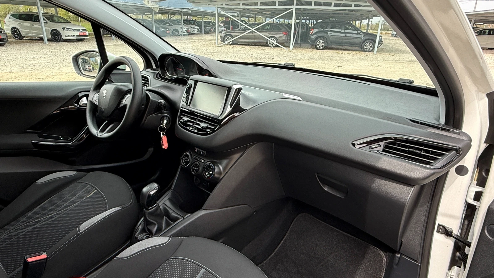 Peugeot 208 1.4HDI-68кс/EURO 5B/НОВ ВНОС ОТ ИТАЛИЯ, снимка 14 - Автомобили и джипове - 54178884