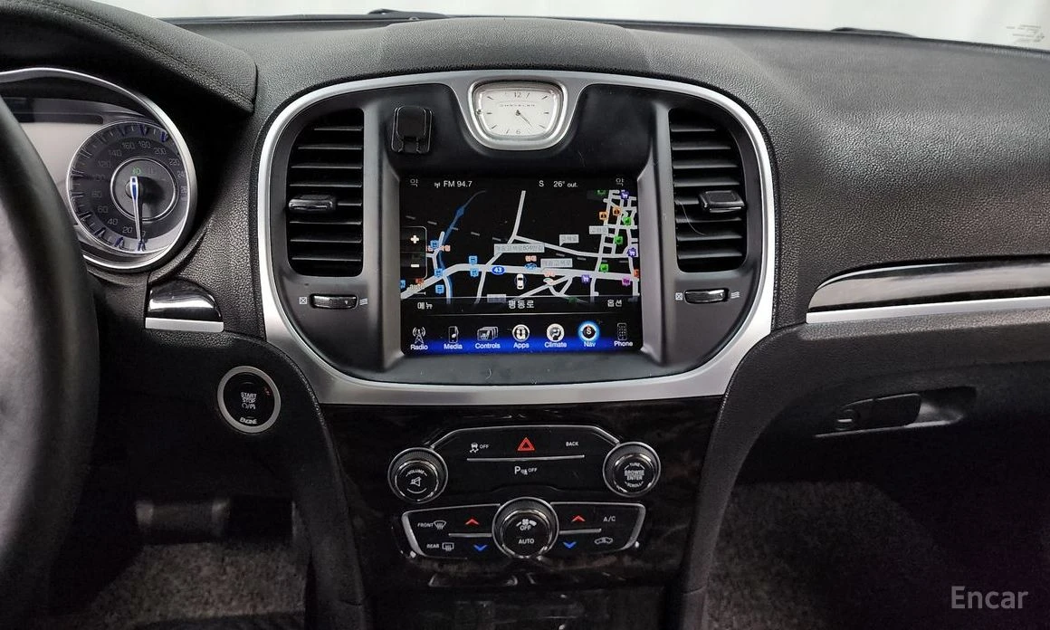 Chrysler 300c 3.6* ПОДГРЕВ* ОБДУХВАНЕ* КАМЕРА* КЕЙЛЕС* , снимка 9 - Автомобили и джипове - 54217468