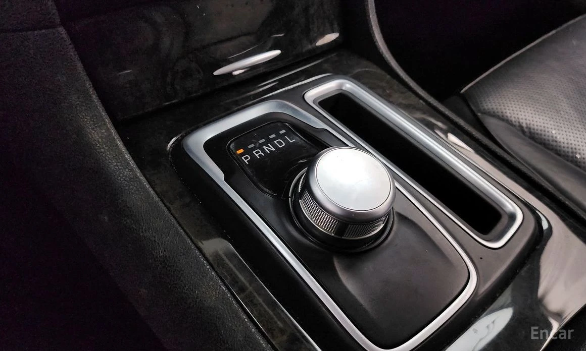 Chrysler 300c 3.6* ПОДГРЕВ* ОБДУХВАНЕ* КАМЕРА* КЕЙЛЕС* , снимка 11 - Автомобили и джипове - 54217468