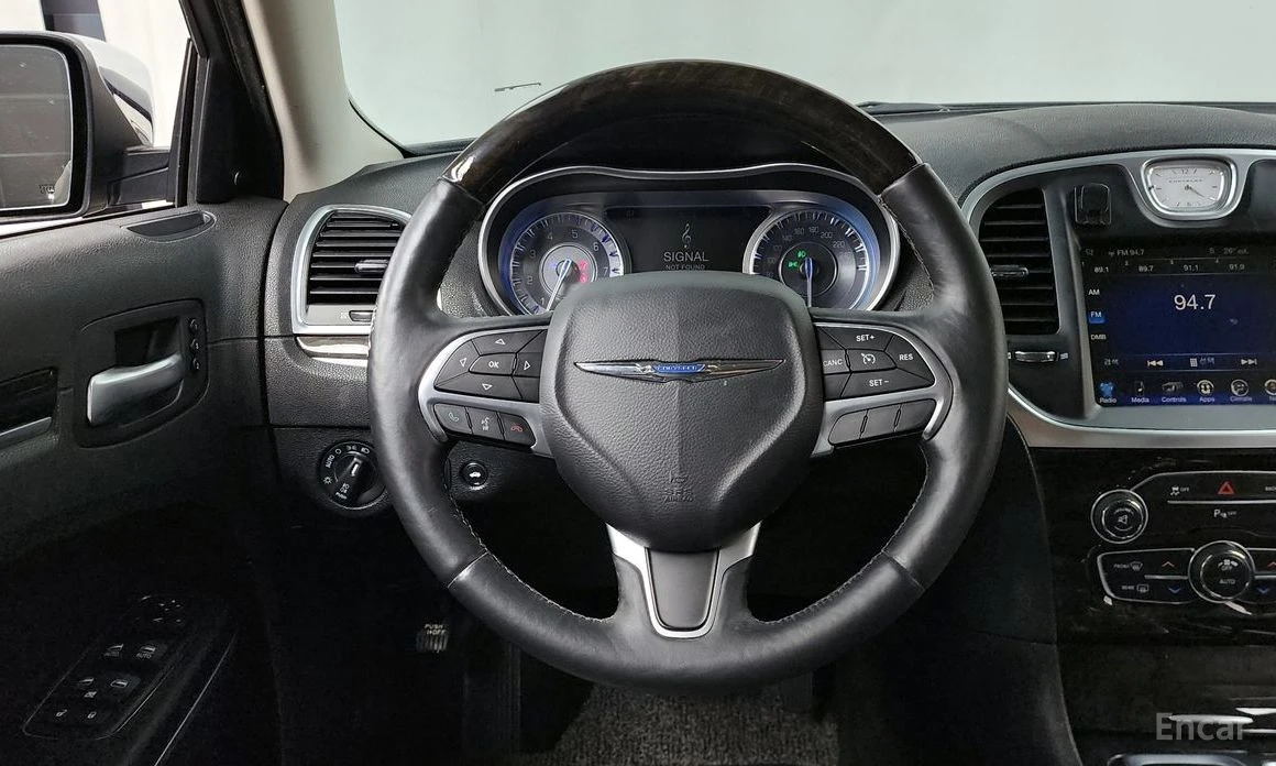 Chrysler 300c 3.6* ПОДГРЕВ* ОБДУХВАНЕ* КАМЕРА* КЕЙЛЕС* , снимка 8 - Автомобили и джипове - 54217468