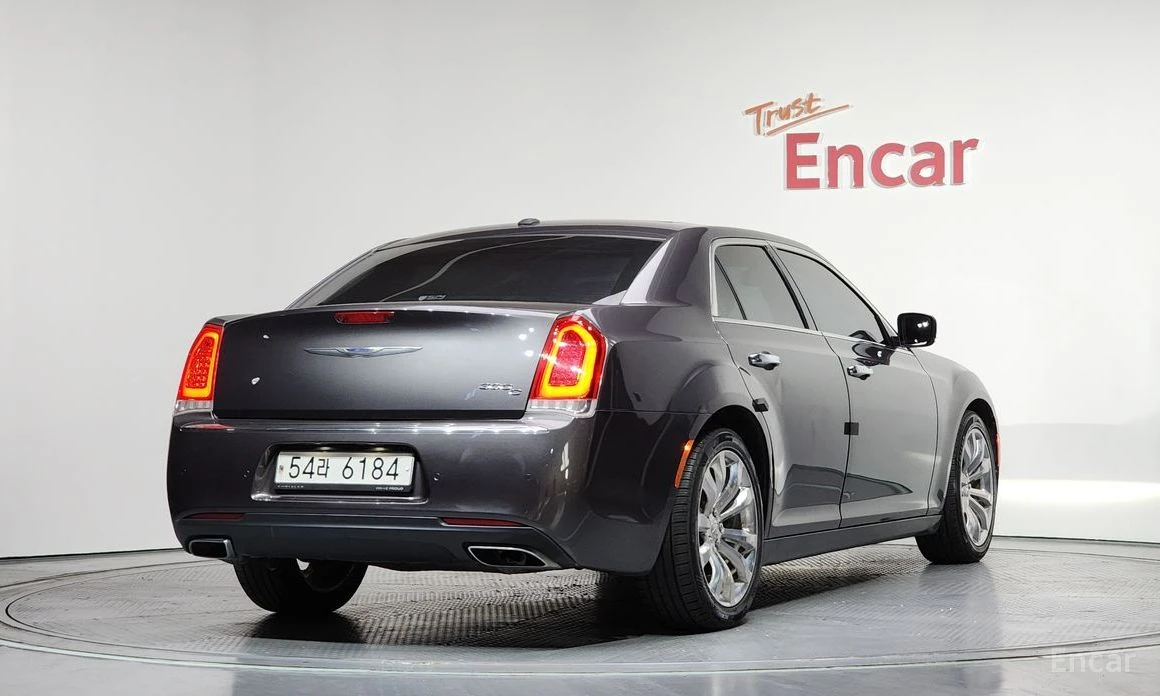 Chrysler 300c 3.6* ПОДГРЕВ* ОБДУХВАНЕ* КАМЕРА* КЕЙЛЕС* , снимка 2 - Автомобили и джипове - 54217468