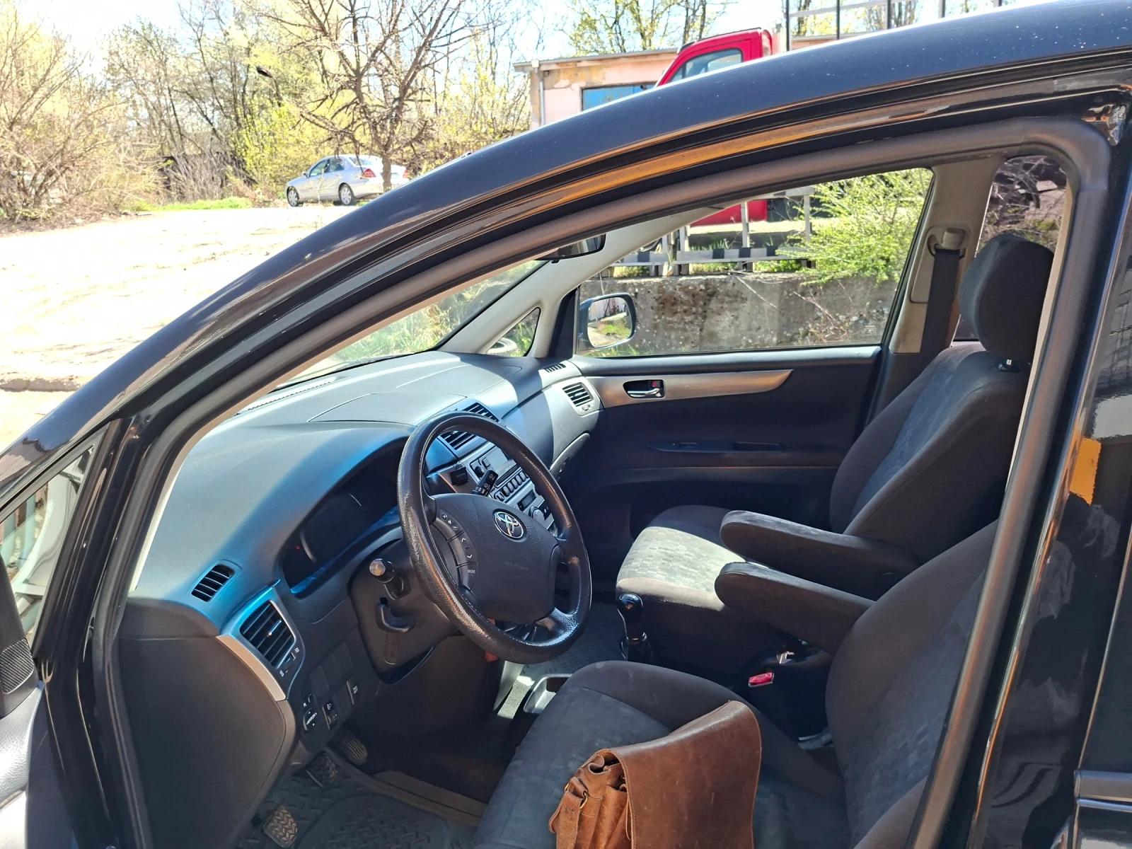 Toyota Avensis, снимка 13 - Автомобили и джипове - 54315539