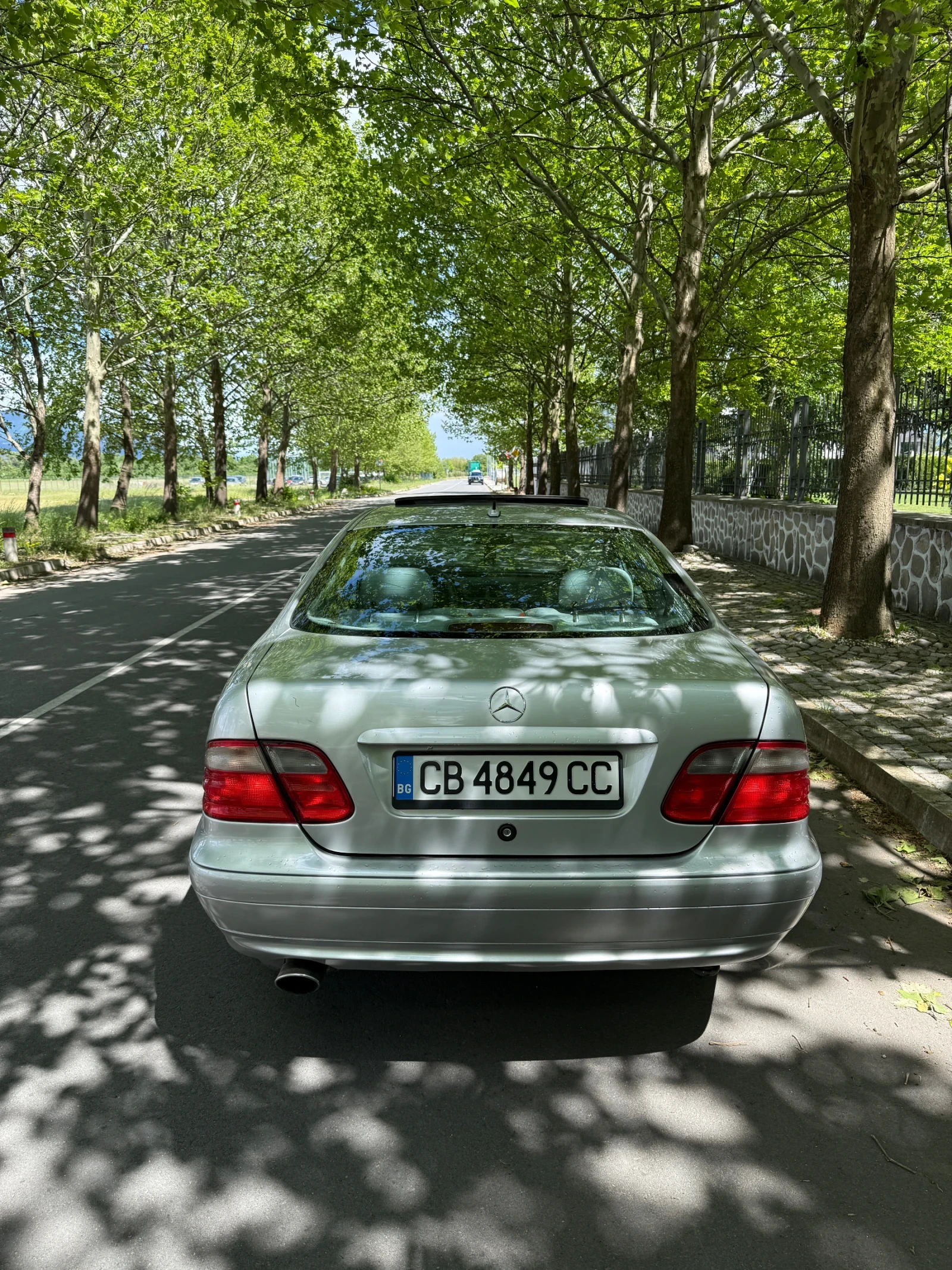 Mercedes-Benz CLK 320, снимка 3 - Автомобили и джипове - 54654030
