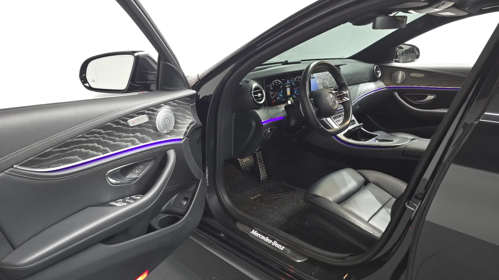 Mercedes-Benz E 350 4MATIC AMG Line Edition, снимка 9 - Автомобили и джипове - 54712858