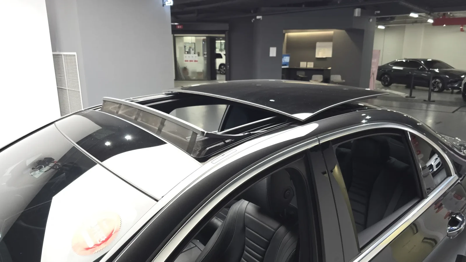 Mercedes-Benz E 350 4MATIC AMG Line Edition, снимка 14 - Автомобили и джипове - 54712858